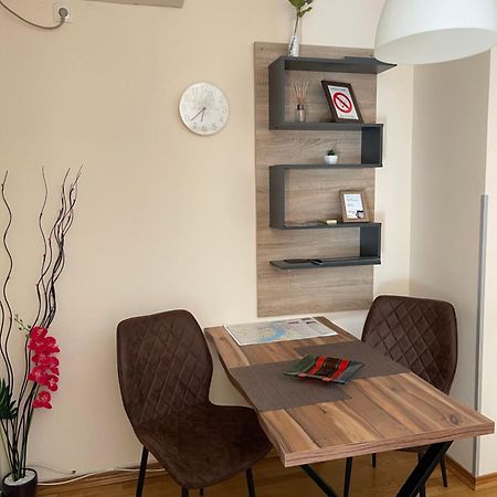 Apartment Orchid 021 ノヴィ・サド エクステリア 写真