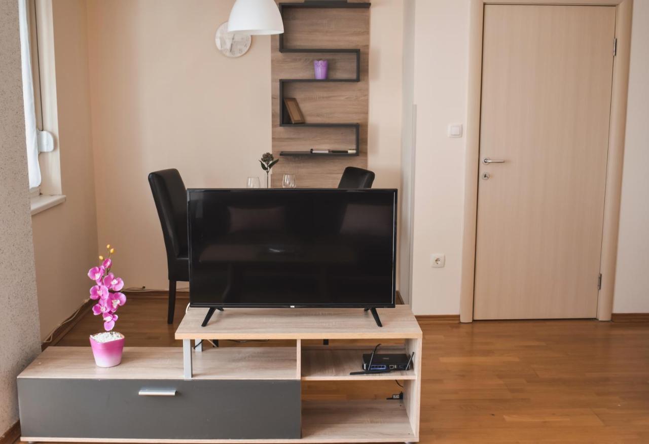 Apartment Orchid 021 ノヴィ・サド エクステリア 写真