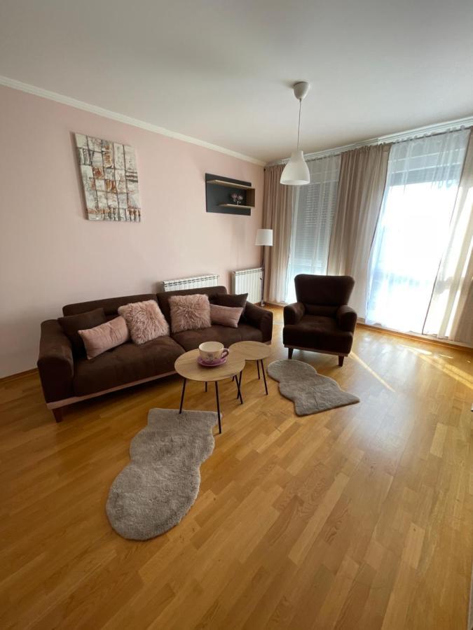 Apartment Orchid 021 ノヴィ・サド エクステリア 写真